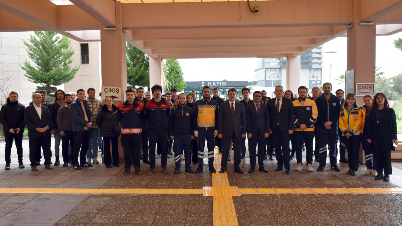 İzmir Adliyesi'nde 6,5 büyüklüğünde deprem tatbikatı yapıldı