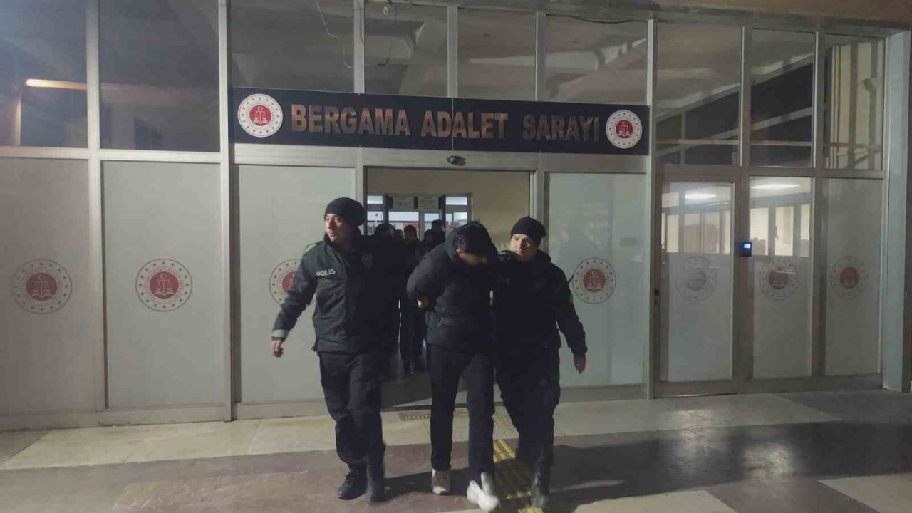 İzmir Bergama'da uyuşturucu ticareti yapan 4 kişi tutuklandı
