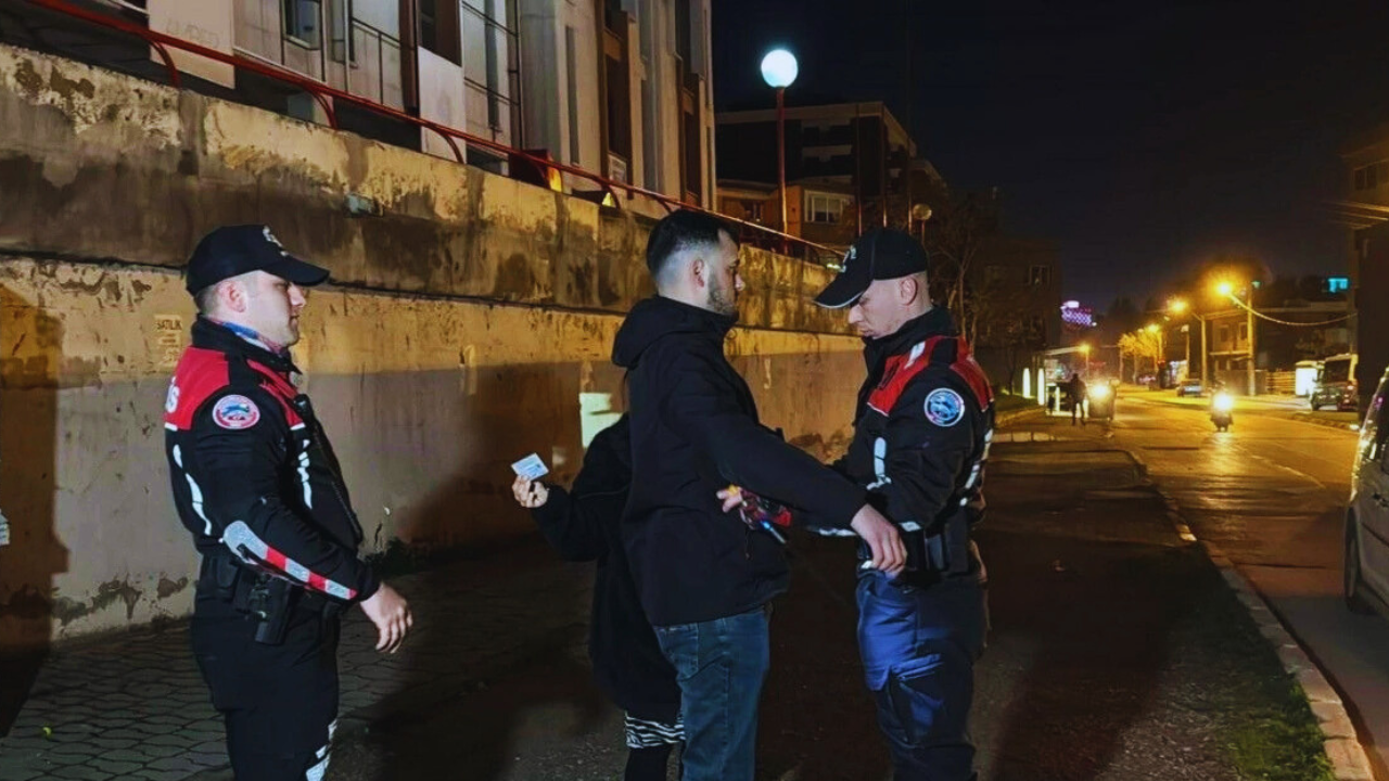 İzmir Bornova'da 100 ekip, 200 personelle dar alan uygulaması yapıldı