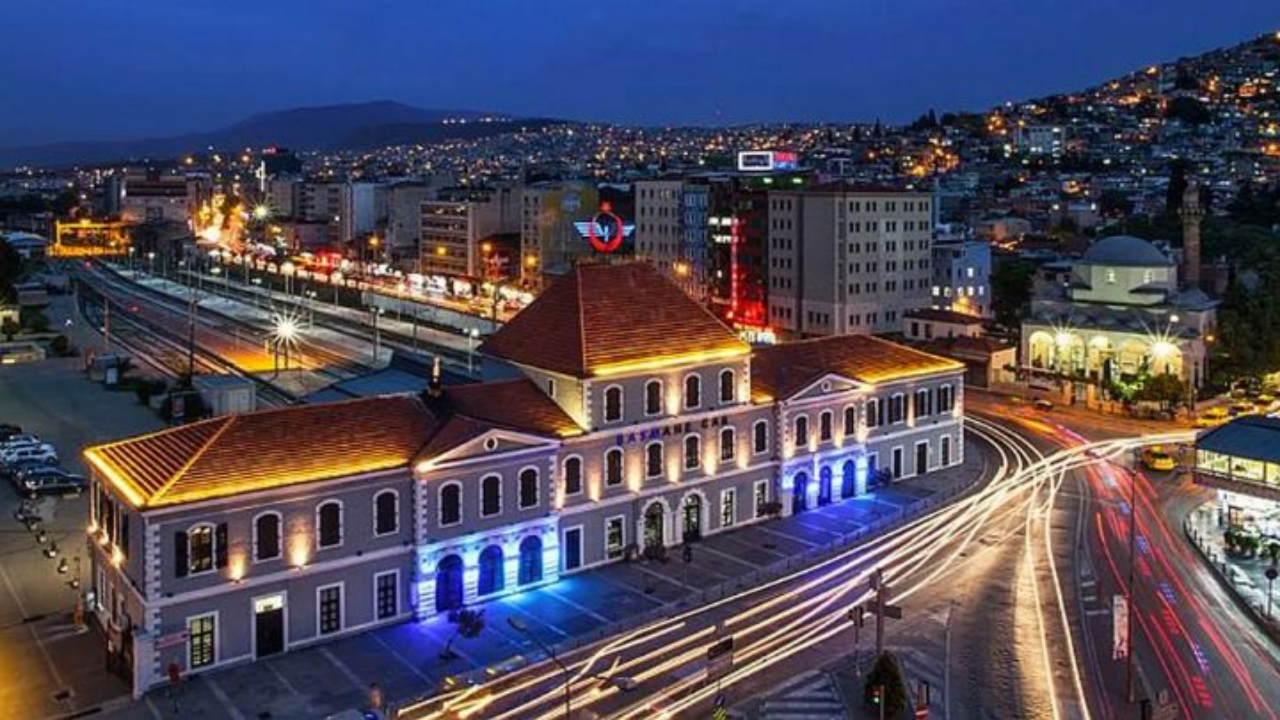 İzmir'de öğretmenlere indirimli ulaşım müjdesi!