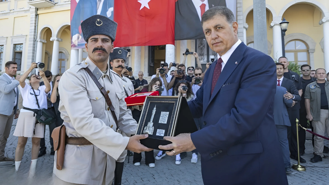 103 yıl önce kazanılan zafer İzmirlilere büyük bir gurur yaşattı