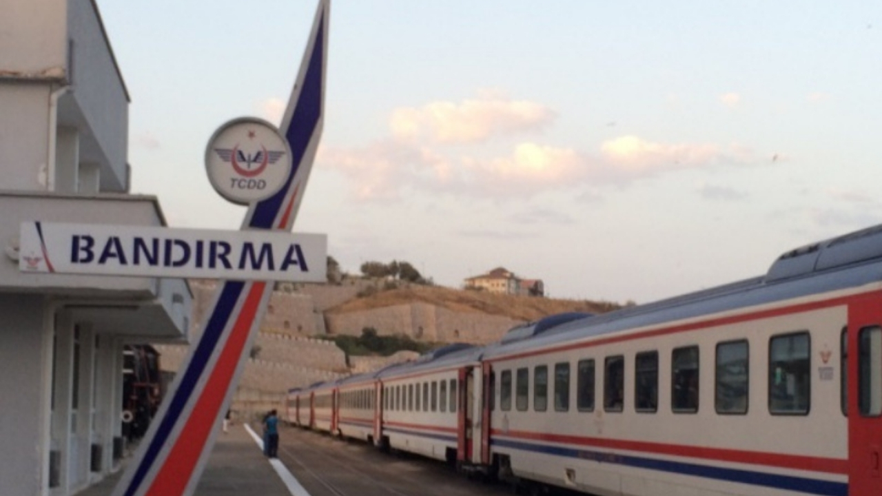 İzmir-Bandırma tren seferlerinde yeni tarifeye geçildi!