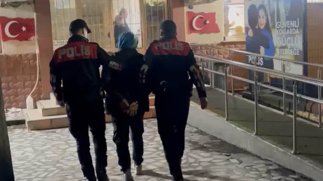 İzmir polisi aranan şüpheliyi yakaladı