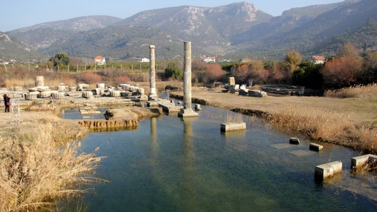 İzmir'de bir kehanet merkezi: Klaros Antik Kenti