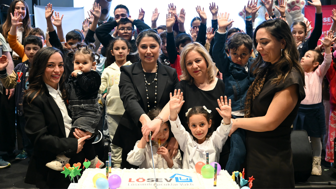 LÖSEV'den İzmir'de geleneksel Ramazan iftarı buluşması