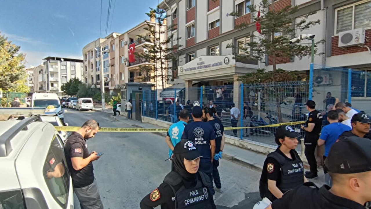 İzmir’de Polis Karakoluna silahlı saldırı: İki polis şehit, iki polis yaralı