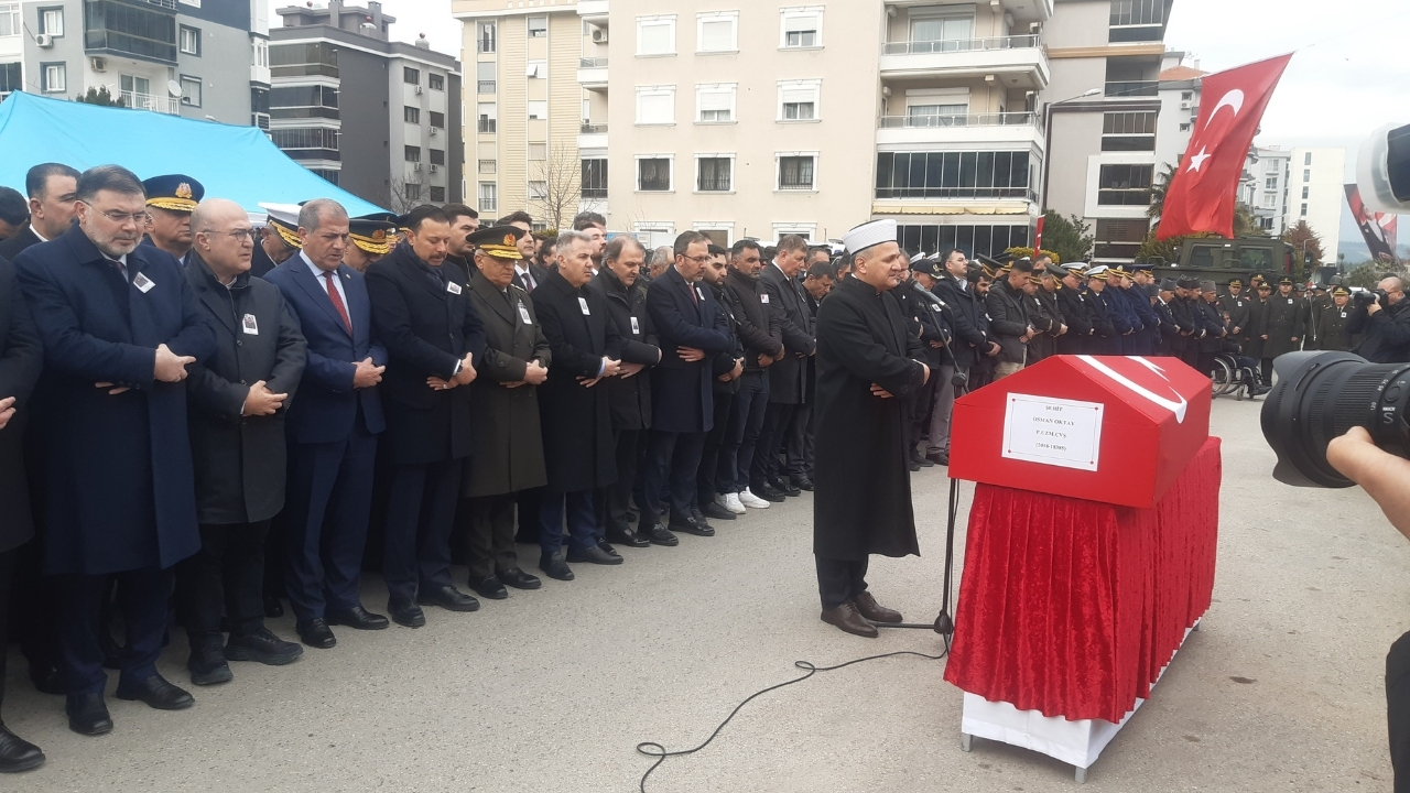 İzmirli Uzman Çavuş Osman Oktay ebedi yolculuğuna uğurlandı