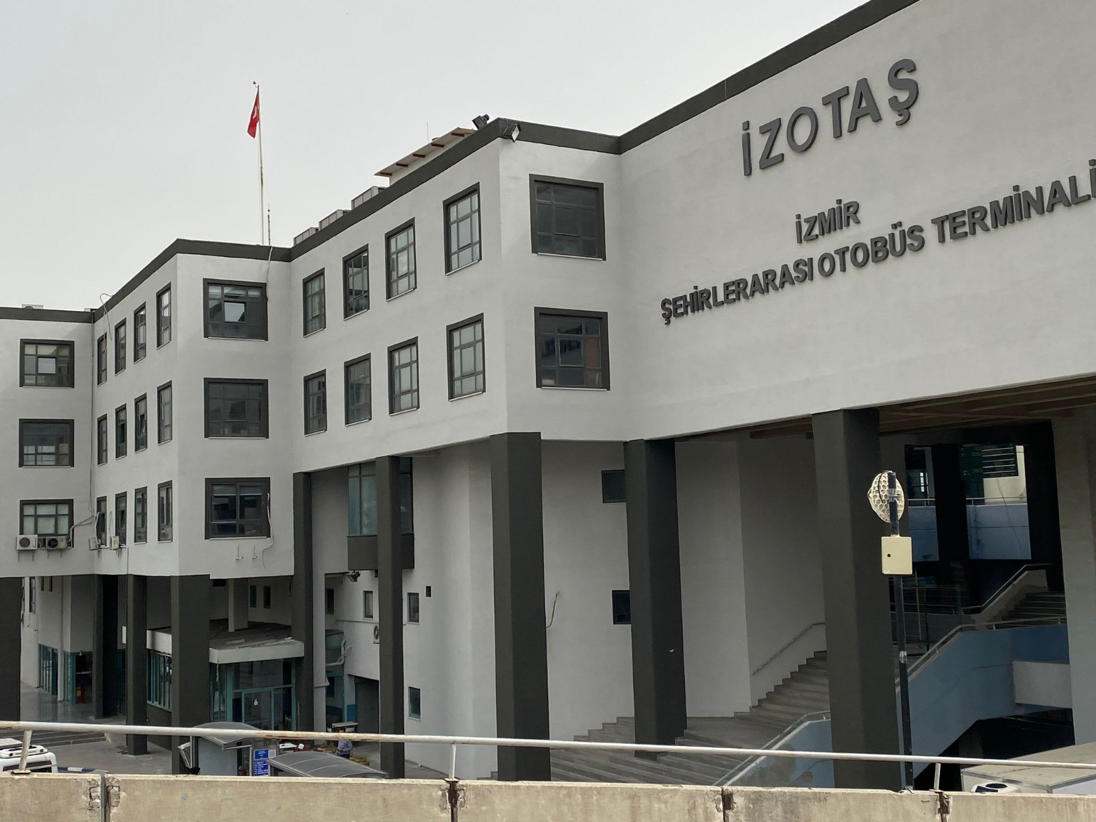 İzmir Otogarı yenileniyor: O eski halinden eser yok!